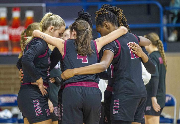 Reece Davis 🏀 (@reecedavis2027) on Twitter photo Sophomore season comes to an end. I’m so thankful for my team, coaches, and family. I am blessed with so much support and love ❤️ <a href="/Loyal2Mission/">Deshler Lady Hoops</a> @CoachJ_AU <a href="/KetaraChapel/">Ketara Chapel</a> Sophomore season comes to an end. I’m so thankful for my team, coaches, and family. I am blessed with so much support and love ❤️ <a href="/Loyal2Mission/">Deshler Lady Hoops</a> @CoachJ_AU <a href="/KetaraChapel/">Ketara Chapel</a>
