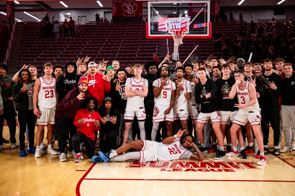 South Dakota Men's Basketball (@sdcoyotesmbb) on Twitter photo Squad goals 💯 <a href="/SDCoyotesFB/">South Dakota Football</a> 
#GoYotes x #WeAreSouthDakota Squad goals 💯 <a href="/SDCoyotesFB/">South Dakota Football</a> 
#GoYotes x #WeAreSouthDakota