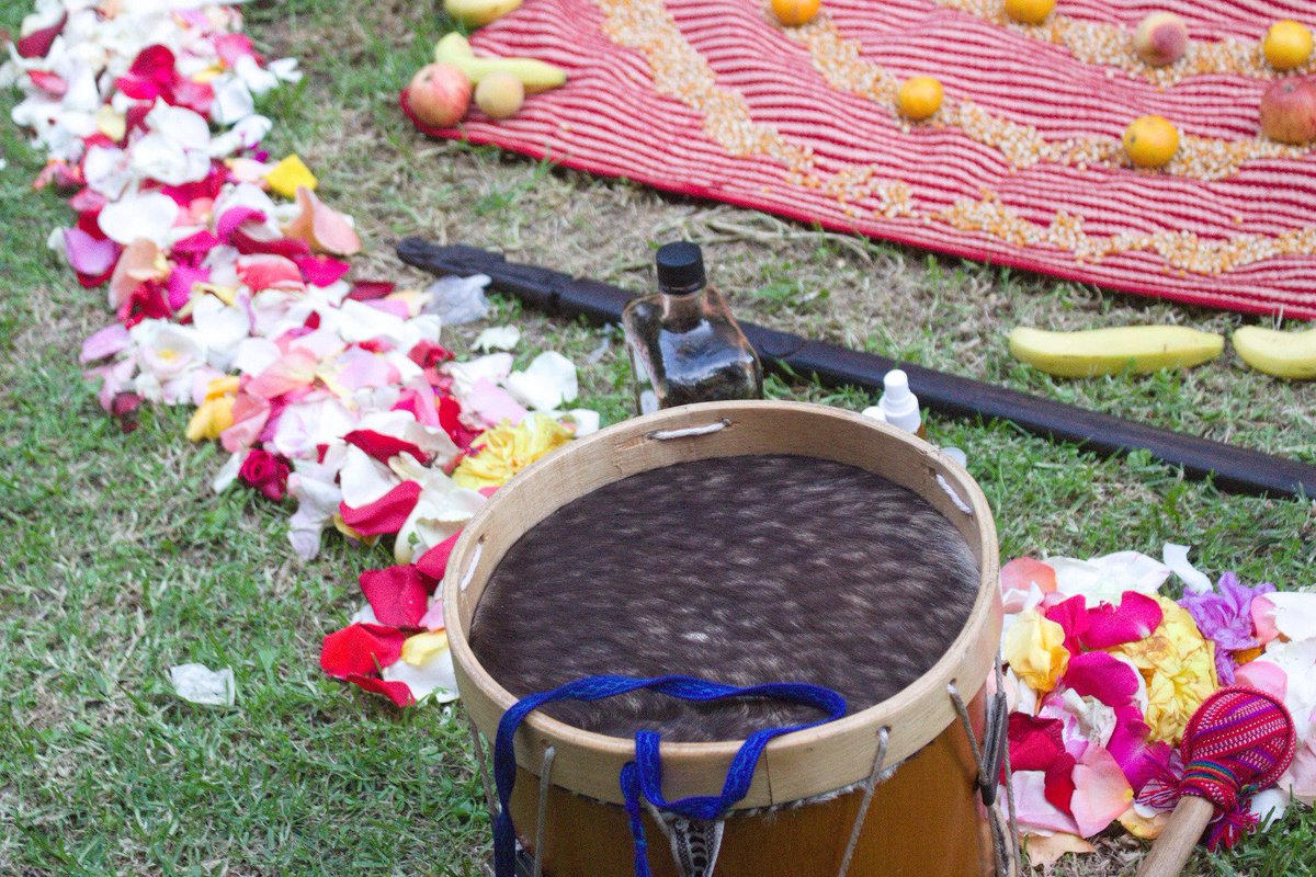INPCEcuador's tweet image. 🌿 Conexión con la Pachamama: Ceremonia Andina en Cuenca 🌿

En el marco del evento internacional de #CRESPIAL, esta tarde se realizó una ceremonia que resalta la rica tradición andina, que consiste en solicitar el permiso de la Pachamama, nuestra Madre Tierra. 🌍
