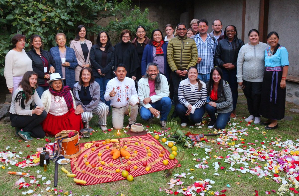 INPCEcuador's tweet image. 🌿 Conexión con la Pachamama: Ceremonia Andina en Cuenca 🌿

En el marco del evento internacional de #CRESPIAL, esta tarde se realizó una ceremonia que resalta la rica tradición andina, que consiste en solicitar el permiso de la Pachamama, nuestra Madre Tierra. 🌍