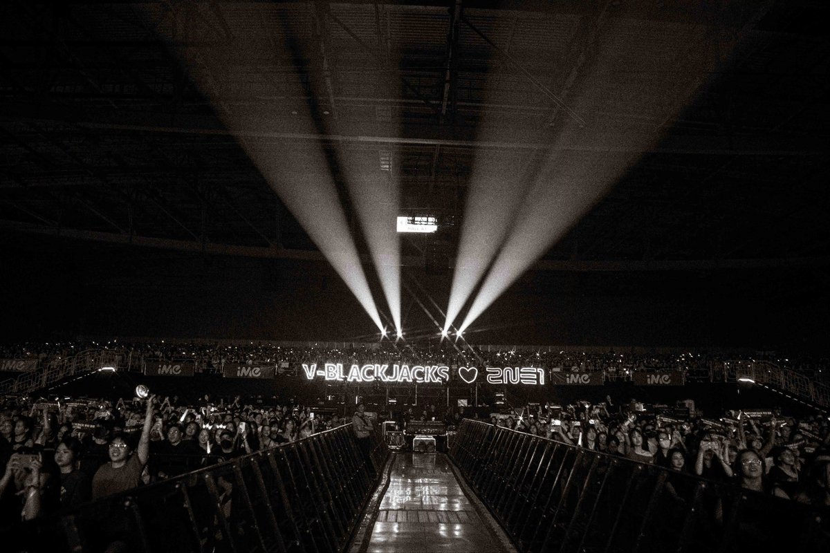 krungy21's tweet photo. Thank you Blackjack Vietnam 🇻🇳♥️
#WelcomeBackInHOCHIMINH #VIETNAM ♠️♥️ https://t.co/oyV8bgP1dM