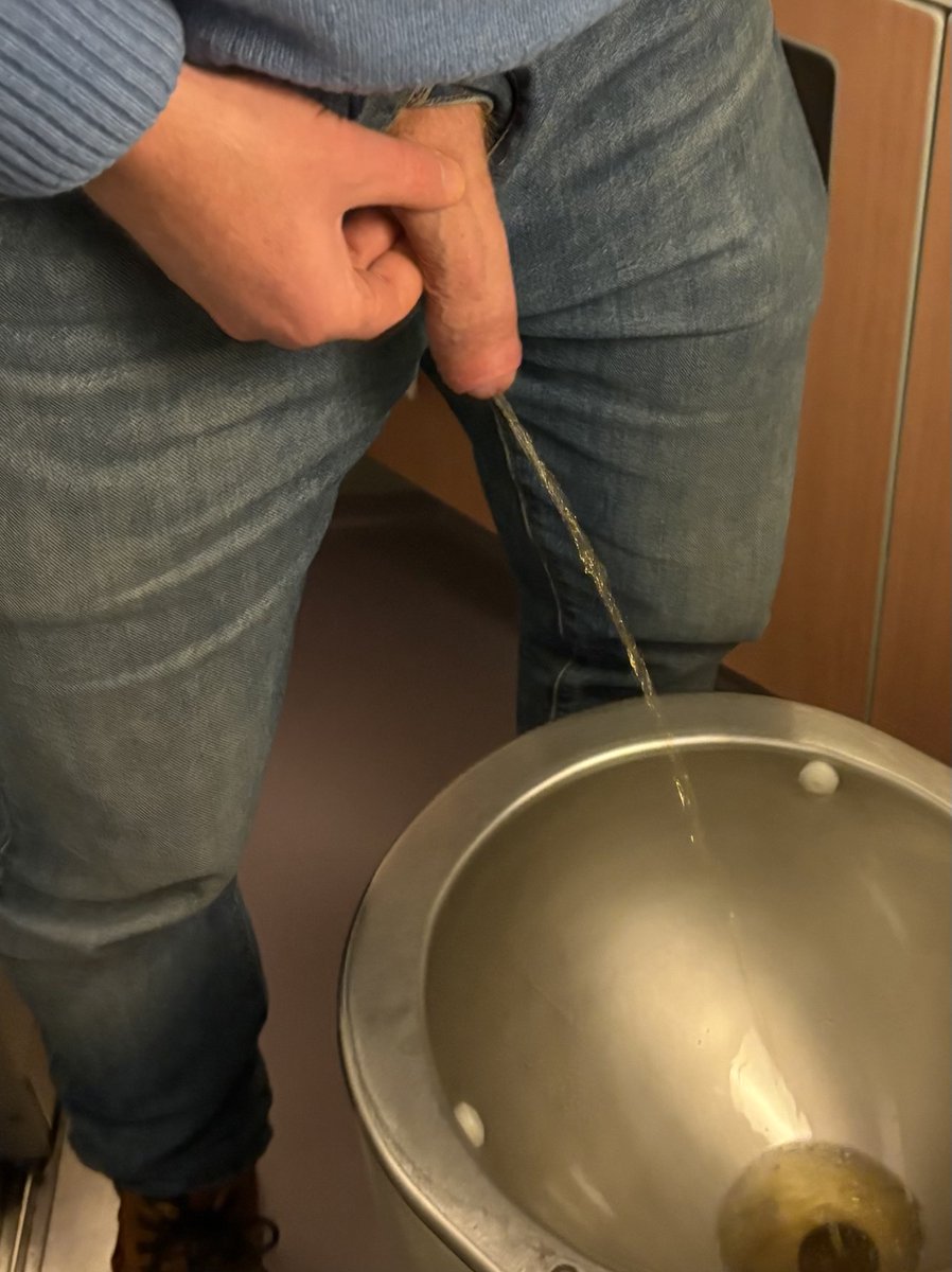 Hairyfox1968's tweet photo. Train travel pissing selfie
#piss #watersports #ws #goldenshower #pisse #cock #uro #uncut https://t.co/yUrw8rA9Xe
