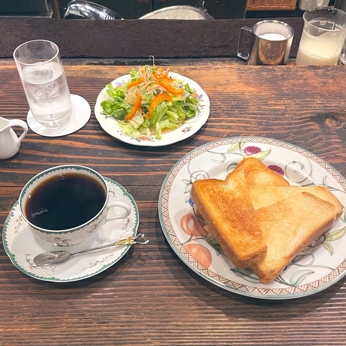 mcd_gohan's tweet photo. #渋谷 #羽當 
ブレンドとトースト
フォークが凝ってて口ざわりもおもしろかった
うつわも素敵☺️ https://t.co/gbqAYpExcD