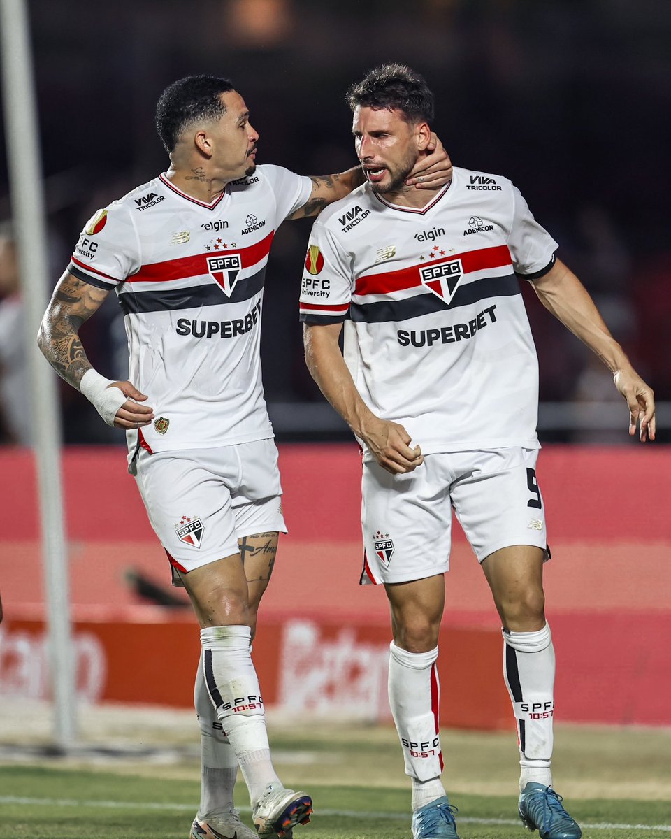 SaoPauloFC's tweet photo. 🇦🇷 𝐓𝐨𝐜𝐚 𝐧𝐨 𝐂𝐚𝐥𝐥𝐞𝐫𝐢 𝐪𝐮𝐞 𝐞́ 𝐠𝐨𝐥 🇦🇷

#VamosSãoPaulo 🇾🇪 https://t.co/fJRWV0x1ek