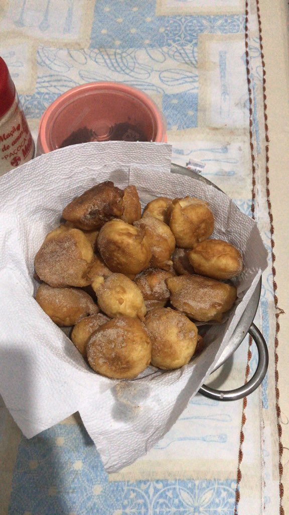 Srta_MaryPascal's tweet photo. Fiz bolinho de chuva dessa vez. Servidos? 🤌🏼❤️ https://t.co/3dv2UaL0FJ
