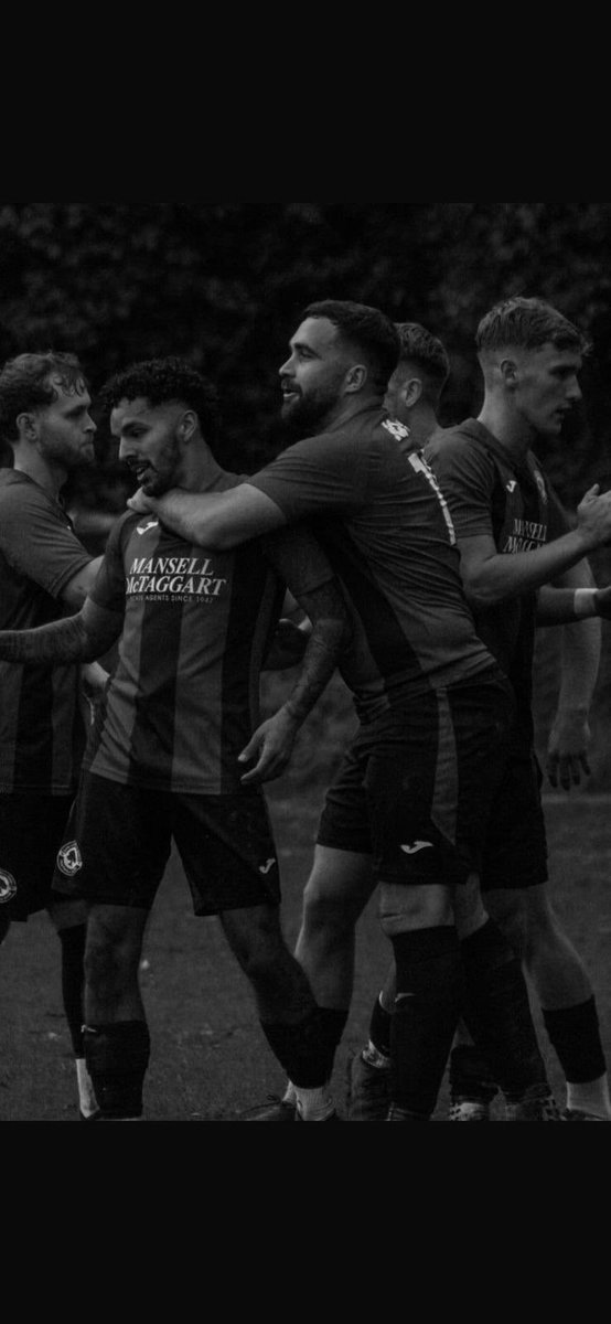 ellis_wright02's tweet photo. End of another era🥲 may aswell fuck footie off now 🍻 https://t.co/0I02ajvMfh