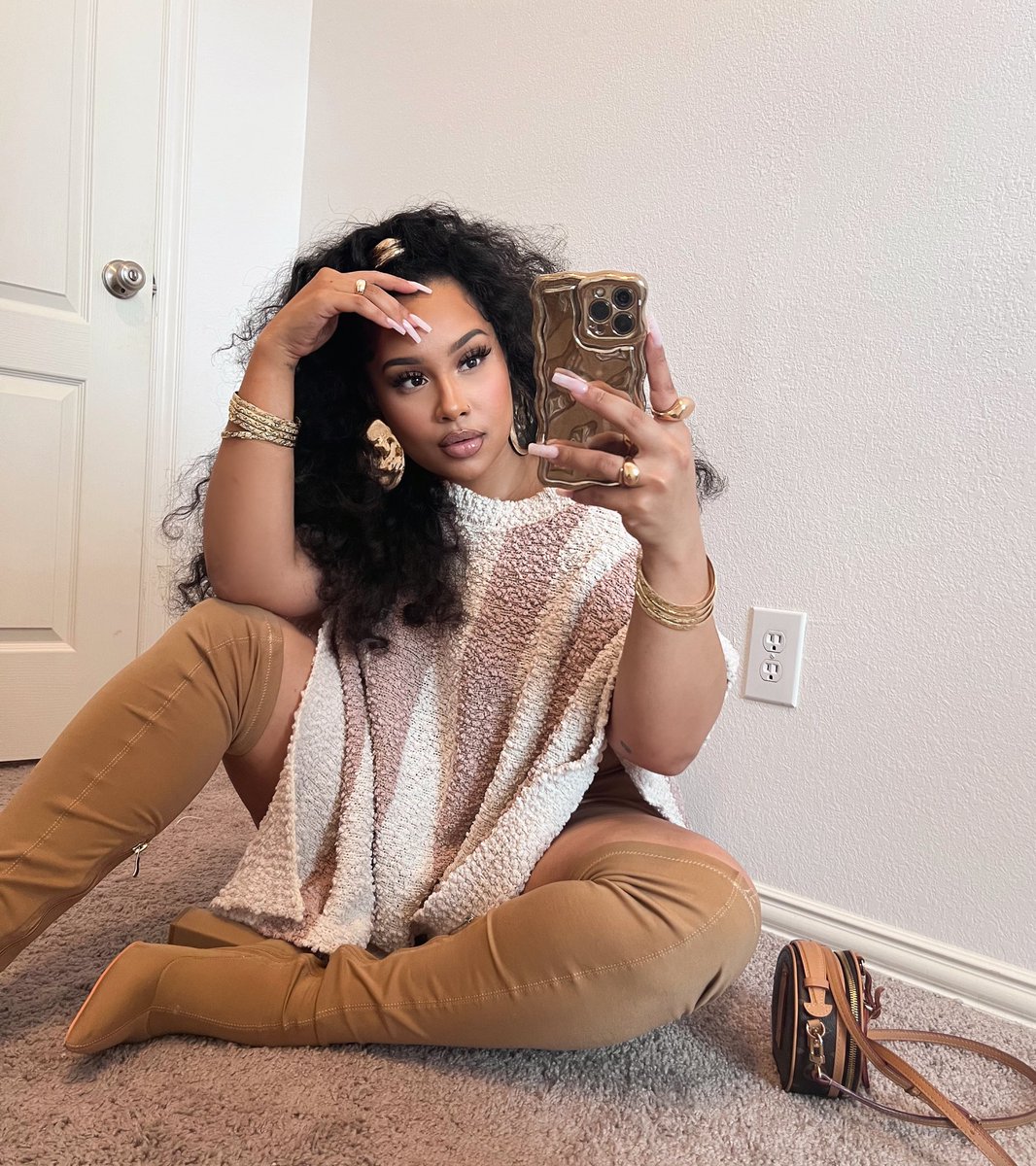 AnayaIvyy's tweet image. Been HER 🤍🥰🤎