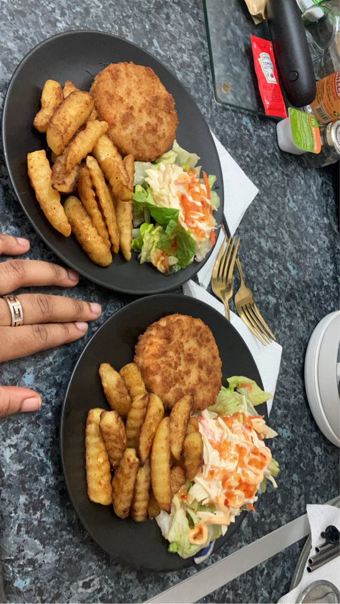 DQueenDivax's tweet photo. 💕KVx✨Keeping up with our healthy eating habits 🫣🤭🥰💫 https://t.co/Z23QnfvAv1
