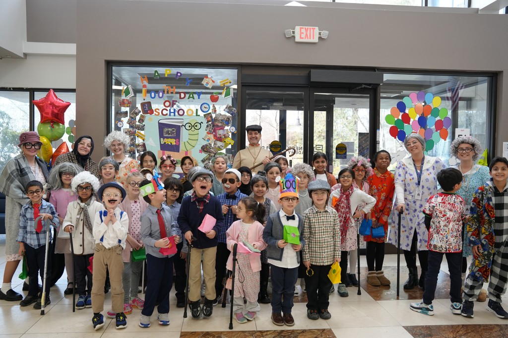 PioAcademy's tweet image. 🎉📚 Celebrating the 100th Day of School today! Our students marked this milestone with fun activities, creativity, and lots of school spirit. Here's to 100 days of learning, growth, and excitement! 💯✨ #100DaysOfSchool #MilestoneMoment #LearningAndFun