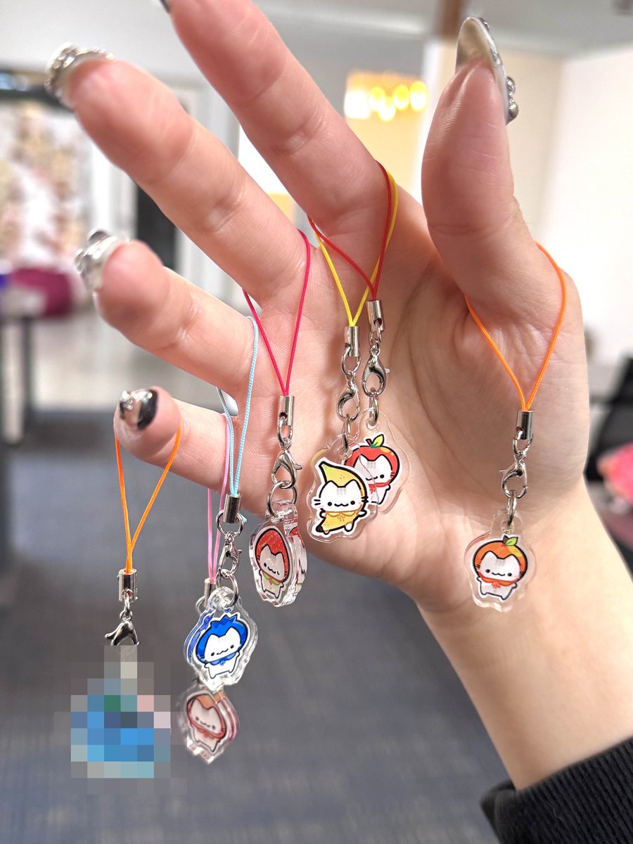 BasiilLeaf's tweet image. new merch soon :3