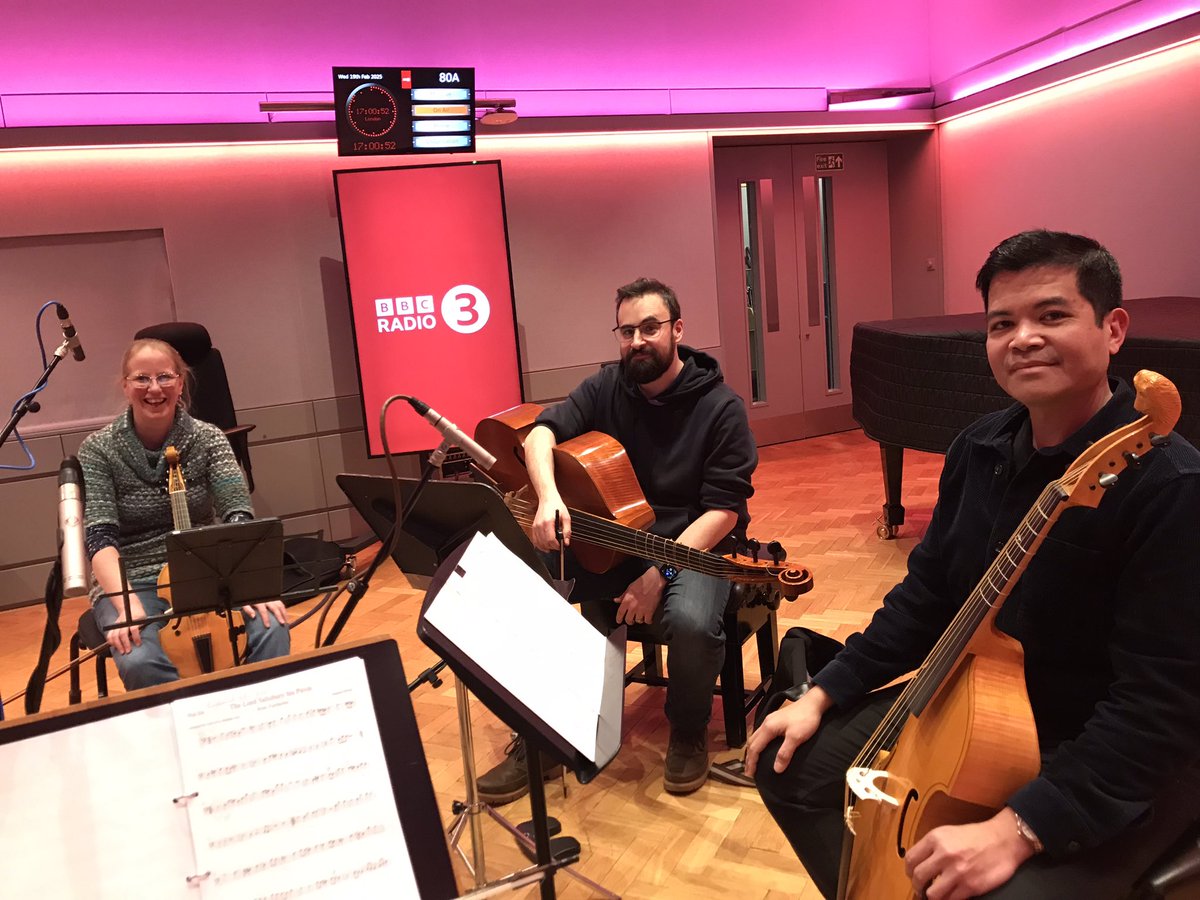 chelysviols's tweet image. A fab couple of days of rehearsals for our #Gibbons400 festival in Oxford March 7-9, then today a visit to @BBCRadio3 to play live on In Tune and chat to Martin Handley - thanks so much to the team for looking after us! Catch it on @BBCSounds bbc.co.uk/sounds/play/m0… #violconsort