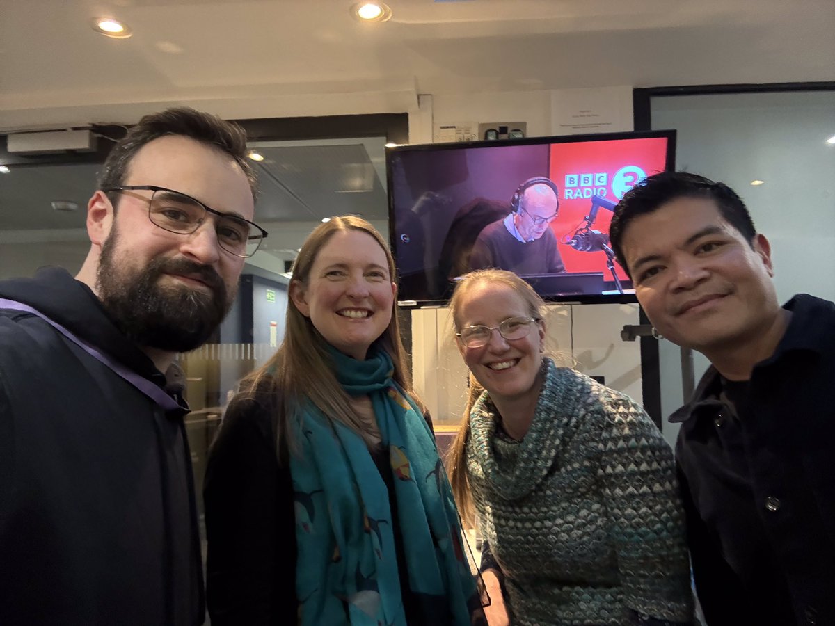 chelysviols's tweet image. A fab couple of days of rehearsals for our #Gibbons400 festival in Oxford March 7-9, then today a visit to @BBCRadio3 to play live on In Tune and chat to Martin Handley - thanks so much to the team for looking after us! Catch it on @BBCSounds bbc.co.uk/sounds/play/m0… #violconsort