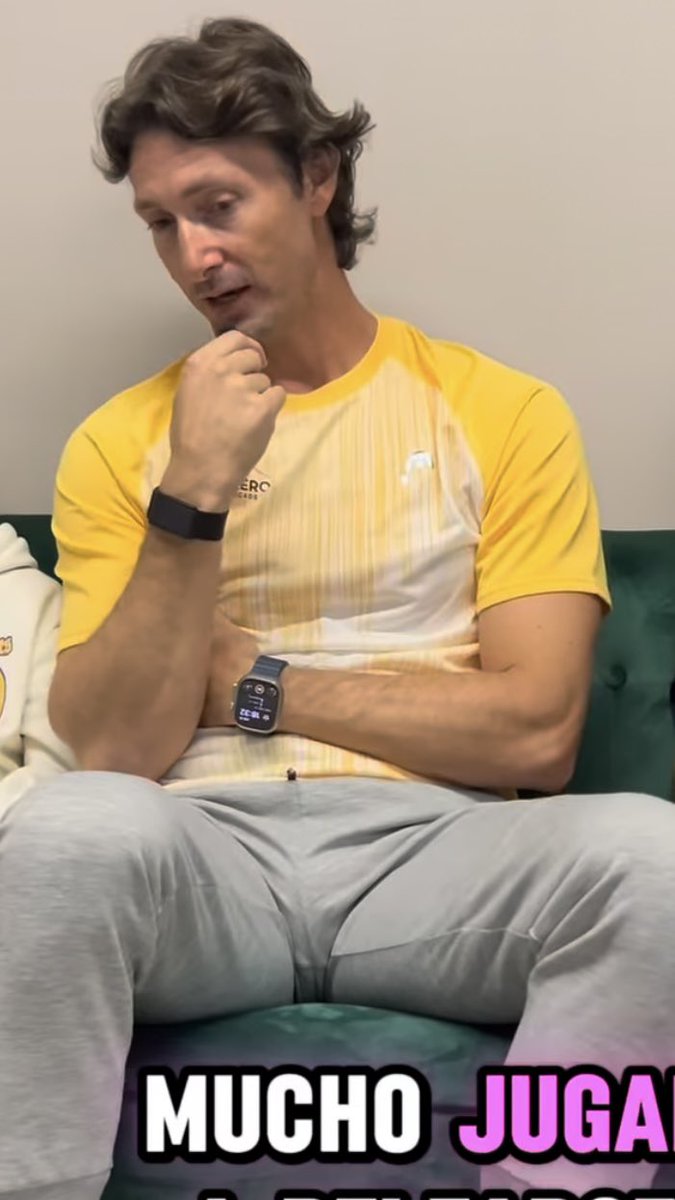 🇪🇸 daddy Juan Carlos Ferrero grey sweats 😍