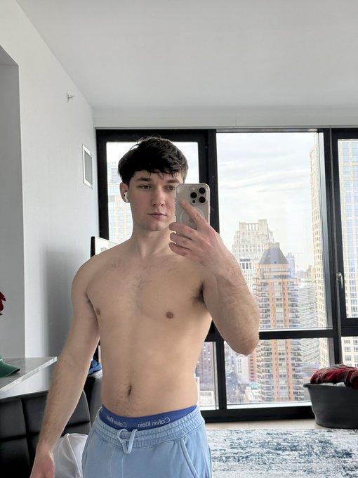 sometimes I wanna be cool twitter gay but I know you only follow me for thirst traps cause I am not as