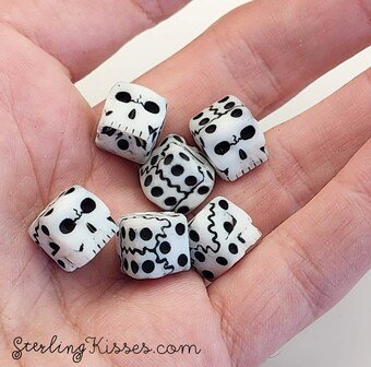 Mini skull dice? On sale over at Amazon! a.co/d/f8LOSUa
#dicegoblin #diceporn #dicecollection