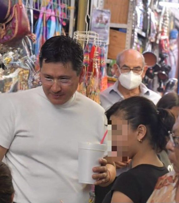 DR. AGUSTIN CUMPLIDO 
Me duele mucho tu partida pero sé que estas donde querías estar desde hace tiempo, donde estaba ya gran parte de tu corazón. 

Gracias, amigo, por todo; por tu respaldo, confiar y creer en mi; por estar siempre cerca. 
D.E.P Amigo.