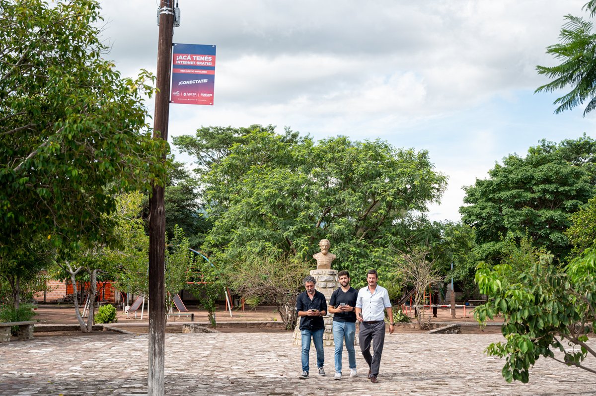 MartinGuemes's tweet photo. 📶✨ ¡Funciona el WiFi Libre en Lumbreras! Estuvimos verificando el funcionamiento del WiFi Libre de #Saltic que instalamos en la plaza. 💻🌐 Ya son 180 plazas con WiFi en cada municipio, un proyecto bien federal.
📲 Que la tecnología avance, pero sin dejar a nadie atrás. https://t.co/vN2rkSFkrr