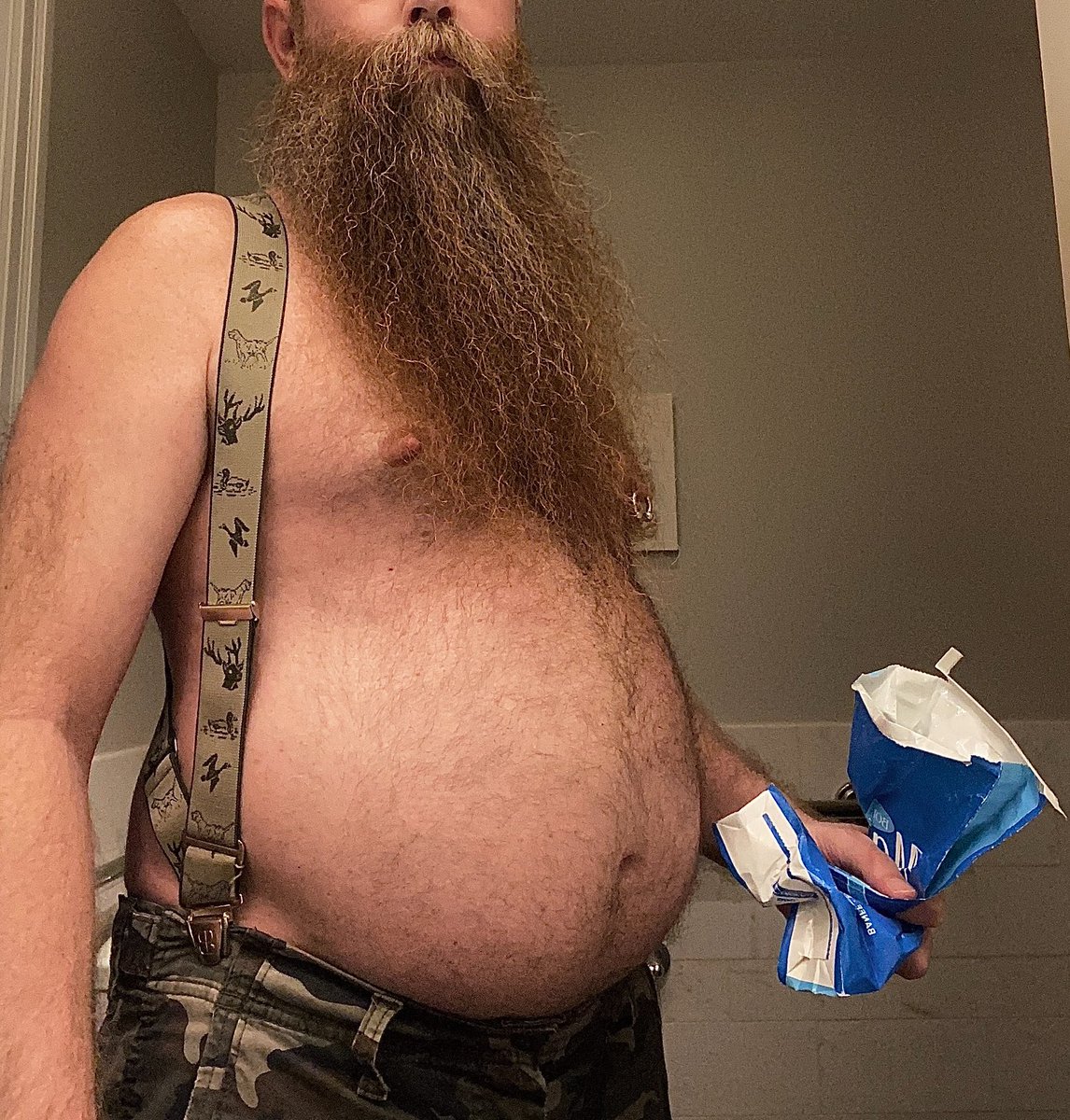 BellyOnly's tweet photo. My belly!🐖
Mon bide!🐖
#belly #hairybelly #dadbelly #daddybelly #hairy #nipples #piercing #beard #bearded #redbeard #redhair #dad #daddy #hairychest #chest #weight #fat #gainweight #bear #gaybear #gay #gainer #bellygainer #gut #beargut #growinggut #piercing #beergut https://t.co/pxgqn25lhO