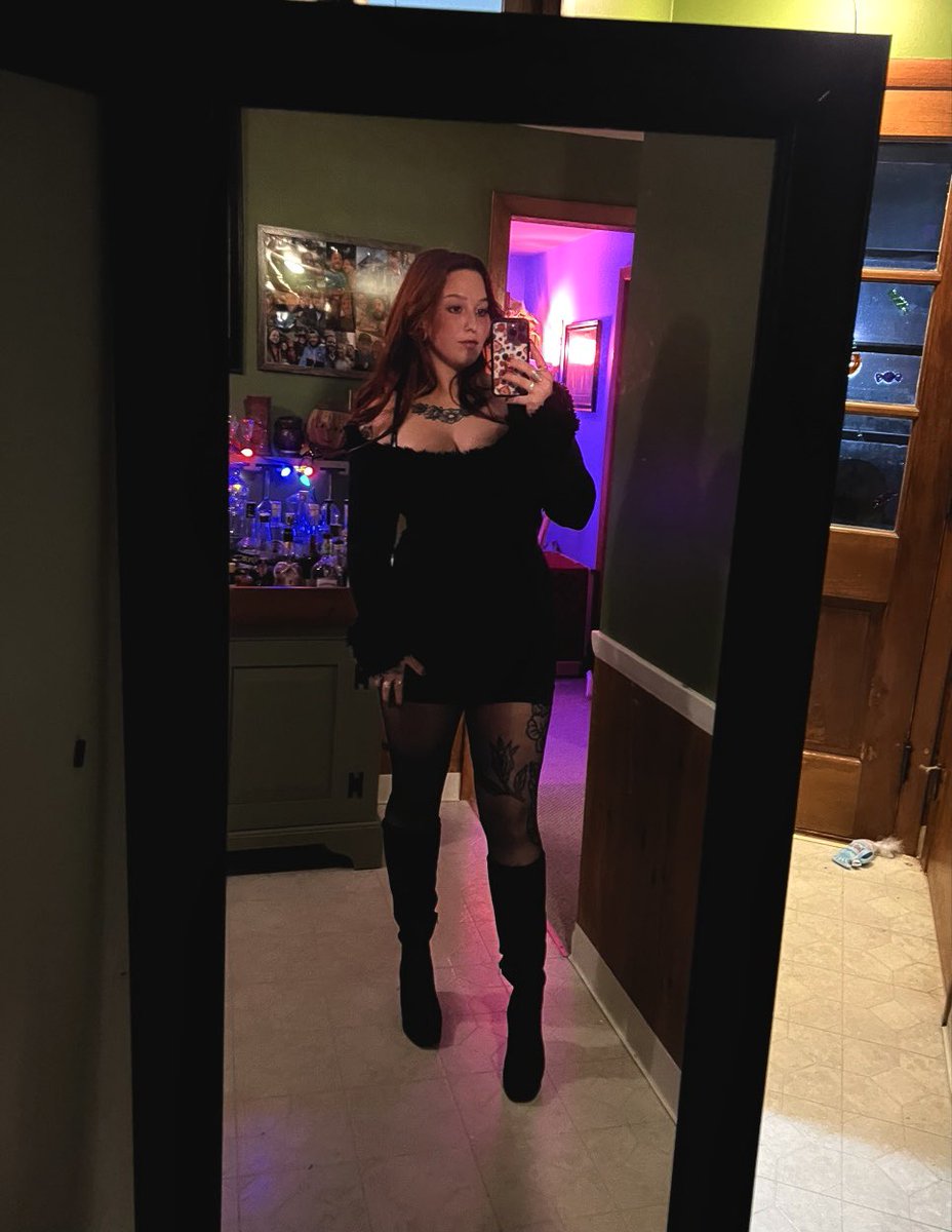 ash 🍒 tweet media