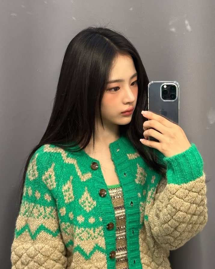 Minggom_16's tweet image. 앞머리 유무에 따라 느낌 달라지는데
한결같이 초미녀세요