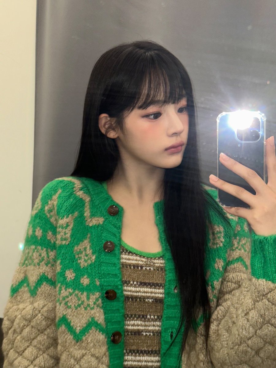 Minggom_16's tweet image. 앞머리 유무에 따라 느낌 달라지는데
한결같이 초미녀세요