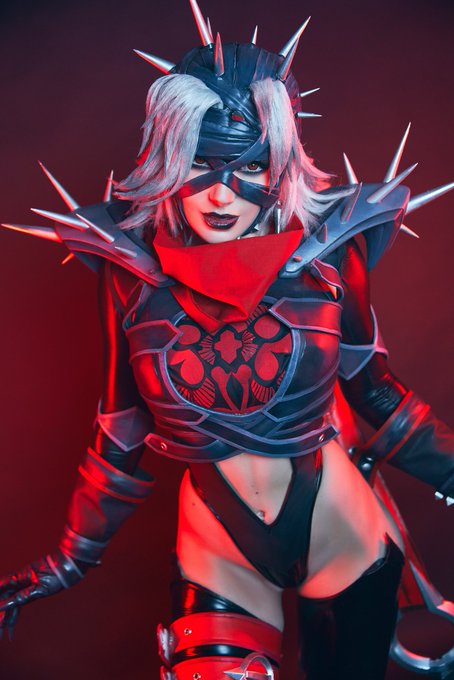 Should I do the wedding skin? https://t.co/lZcio0I7g9