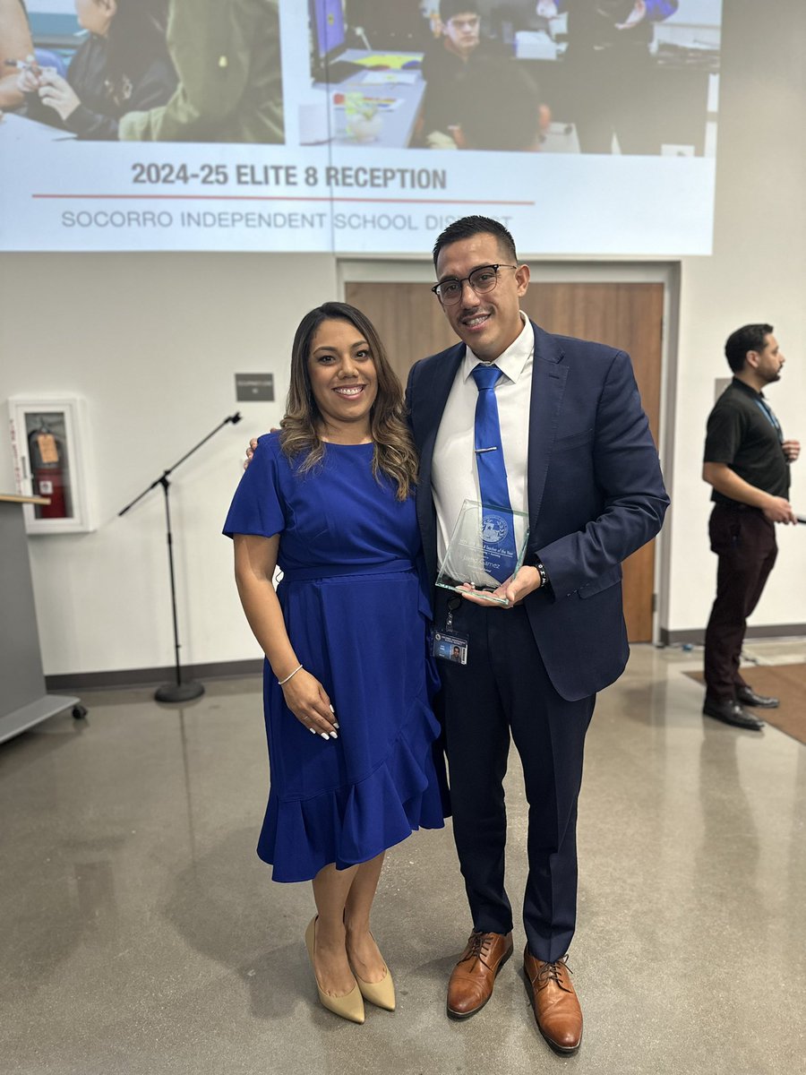 Nancy Torres (@americas_hs) on Twitter photo <a href="/Americas_HS/">Nancy Torres</a> help me congratulate SISD Elite 8 Teacher of the Year, Mr. Jared Gamez!! ❤️💙 <a href="/Americas_HS/">Nancy Torres</a> help me congratulate SISD Elite 8 Teacher of the Year, Mr. Jared Gamez!! ❤️💙