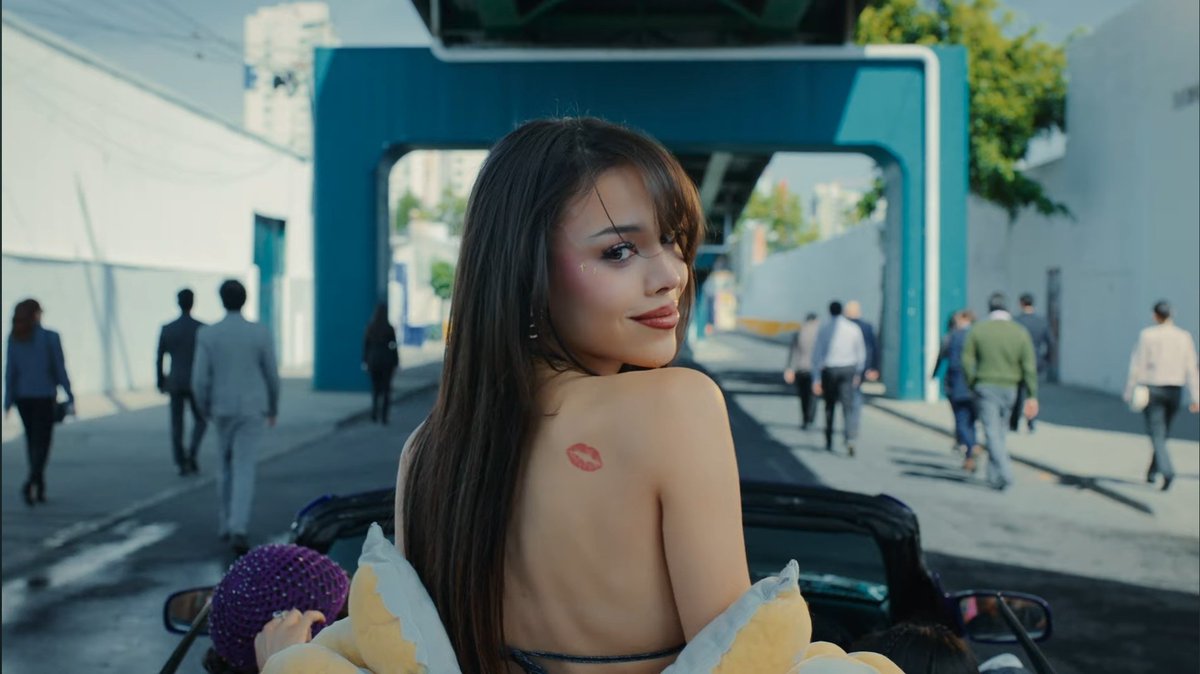 PODEMOS HABLAR DE LO HERMOSA QUE ES LA FOTOGRAFIA DEL VIDEO DE NADA ES PARA SIEMPRE

DANNA X SPOTIFY 
DANNA PLAYLISTING