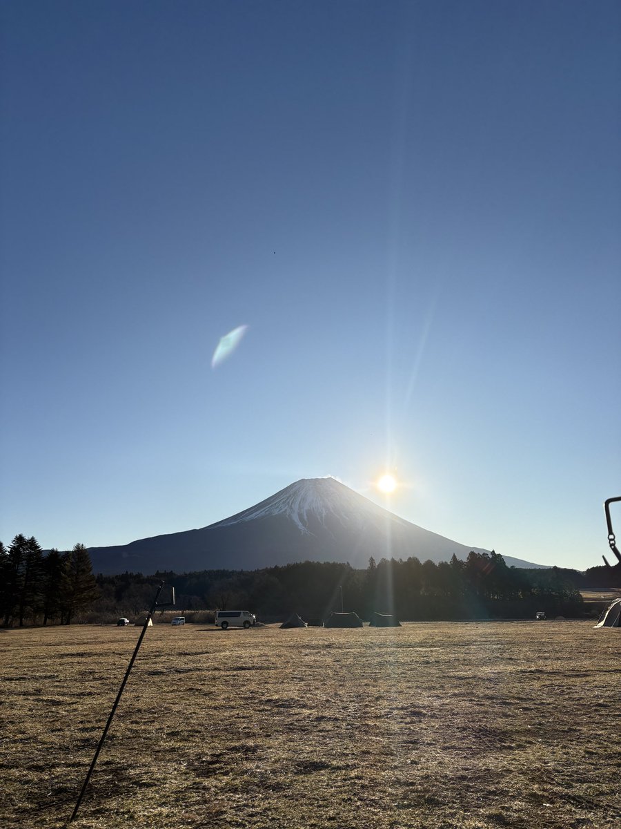 shunshundes154's tweet photo. 昨日も最高の富士山だった🗻
#ふもとっぱら
#キャンプ好き
#キャンプ好きと繋がりたい
#ソロキャン
#tenply https://t.co/SP5rIDp9zX
