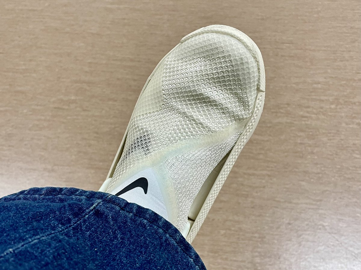 ohagimochiDays's tweet photo. 友達にお見舞いで頂いた靴👟

履きやすい！歩きやすい！
愛用してるよ！！！

ありがとう😊

#NIKE #ナイキ
#ゴーフライイーズ
#NIKEGOFLYEASE https://t.co/oGuNC6IY8L