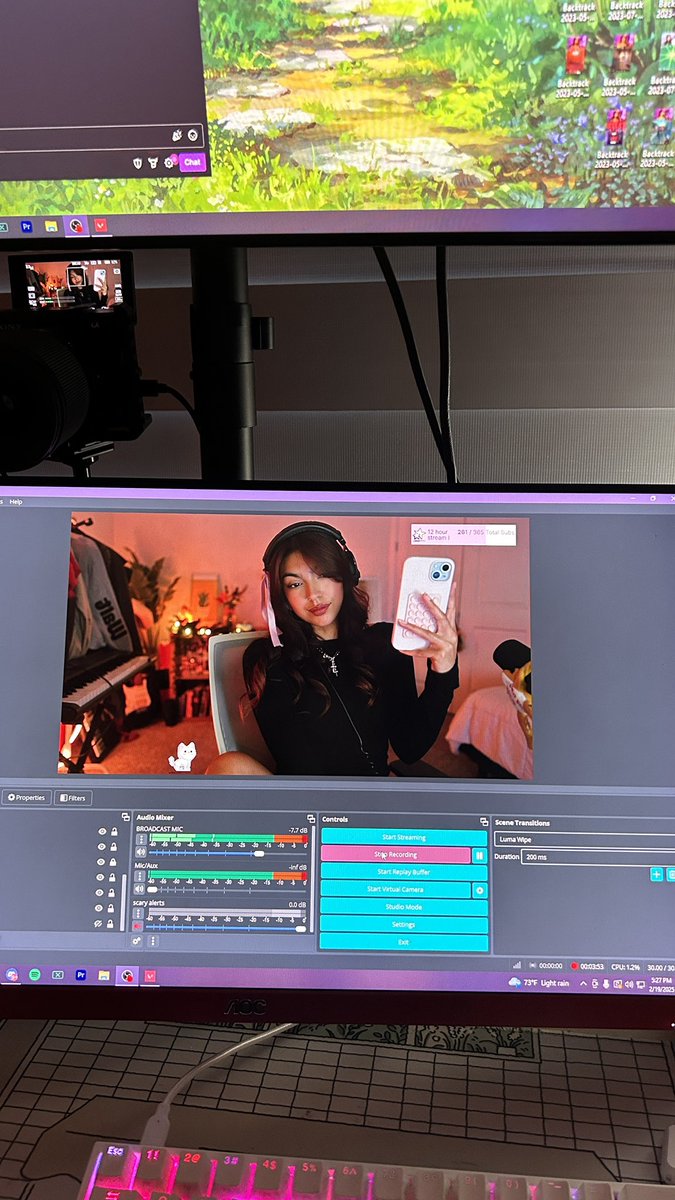 whatsofi's tweet photo. live on twitch @ sofeeyahh !! https://t.co/zSRWQUoyY5