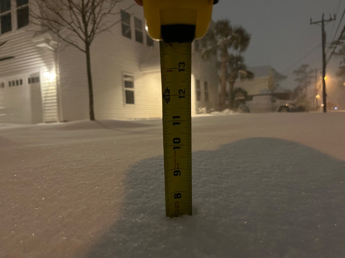 Found an open area with no trees interfering with my previous readings. 7.0” at the Oceanfront! #Vawx <a href="/NWSWakefieldVA/">NWS Wakefield</a>