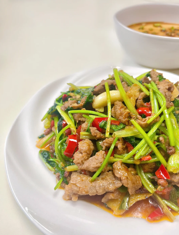 Dinner time: The best way to end a busy day.