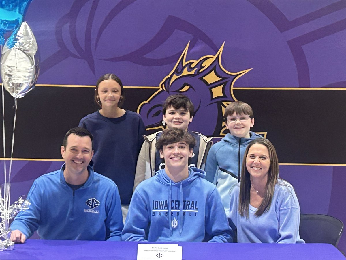 JCSD__Athletics's tweet photo. What an incredible night for baseball as Carson Crabb officially signed with Iowa Central! Let’s finish this season off in style, Carson! Let’s go! 🎉⚾️ @JohnstonCSD @JohnstonDragons https://t.co/3xfszMj5MK