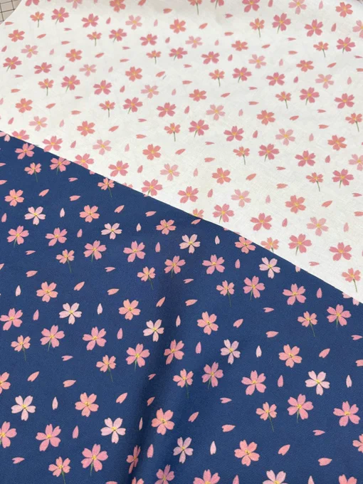 確定申告をしている間に受注分の生地が届いたので、製作に入ります画像は新作の桜&amp;夜桜の生地 