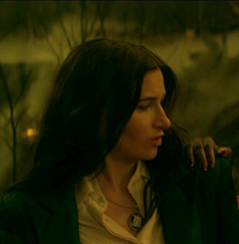 deathwives's tweet photo. these specific photos make me go feral idk how Rio survived her https://t.co/lcUDHvBIOc