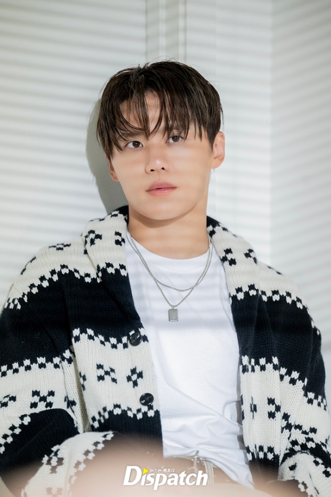 [디패Go] "우리는, 시아를 모른다"…김준수, 처음의 얼굴들

🔗m.entertain.naver.com/article/433/00…

🗓️2025.02.12(12:00) - 2025.02.21(23:59)(KST)

#김준수 #KIMJUNSU <a href="/Junsu_PALMTREE/">김준수 KIMJUNSU</a> 
#TheXia #디스패치 #DISPATCH #디스패치_포토북