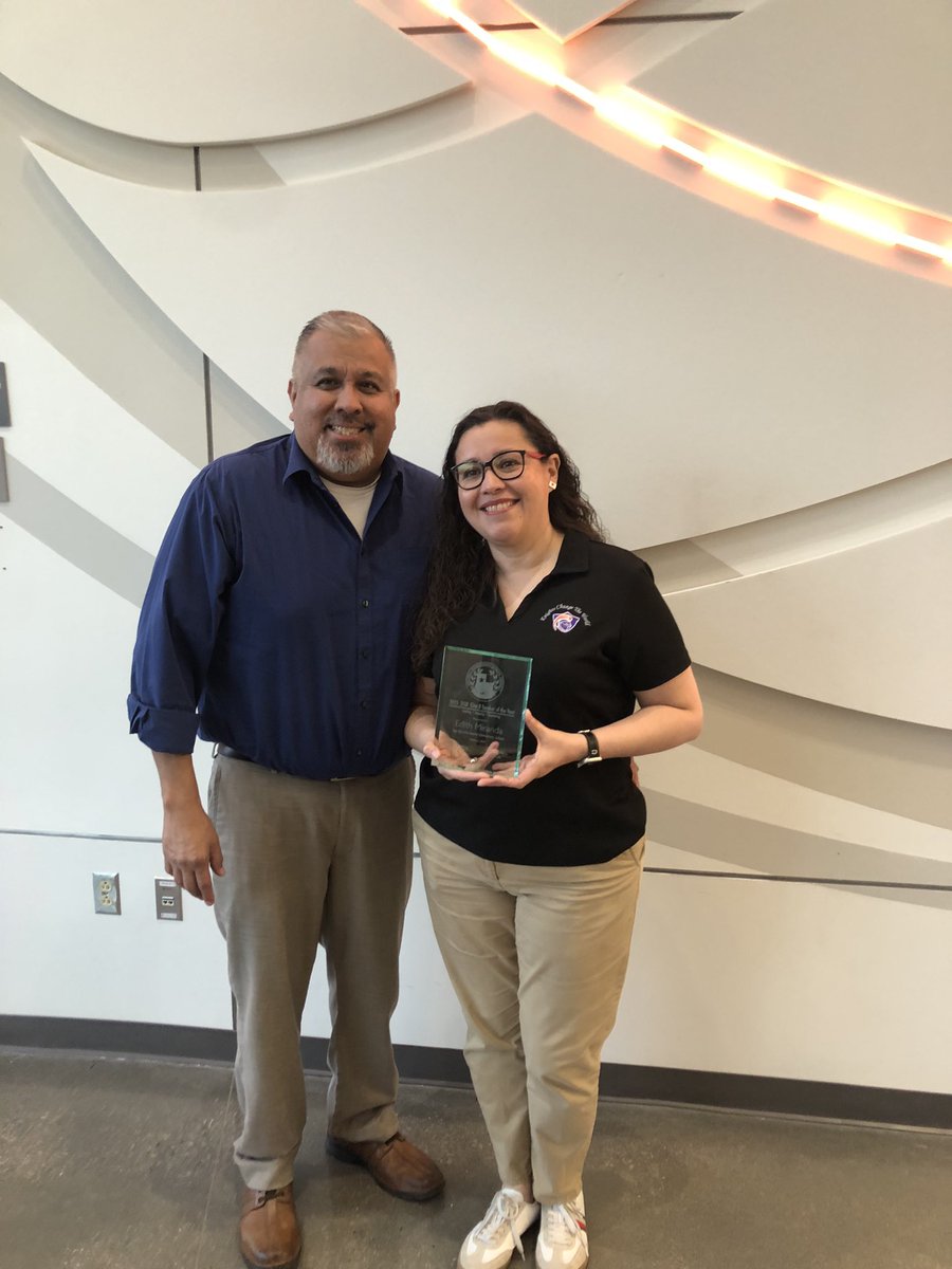 Ituarte_ES's tweet photo. 🎉 Congratulations to our Elite 8 Teacher of the Year, Ms. Miranda, @EMirandaG_IES! 🎉 Your dedication, passion, and commitment to our Knights set a high standard of excellence. @Ituarte is proud to have the best! 💙✨ #Elite8 #TeacherOfTheYear #ALLIN https://t.co/SdDfgOMAxl