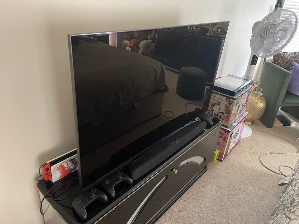 AussieFlowerJaz's tweet photo. It’s not easy when you only have one room to put all your crap it but I make it work so well. Still trying to finish my bedroom makeover so little steps at a time.
#bedroom #Pokemon #myspace #springclean https://t.co/R6BqN9S0nO