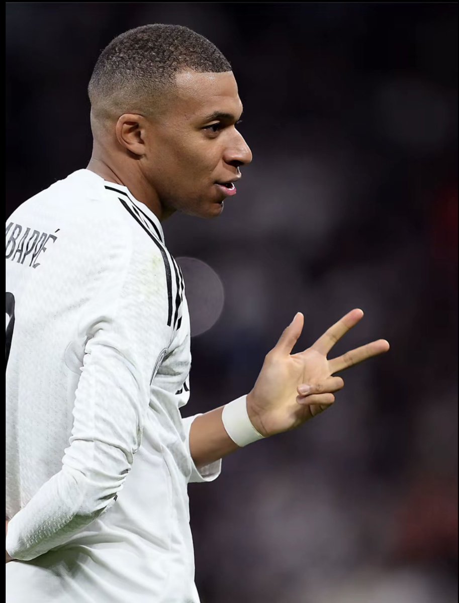 Día de Champions con <a href="/juanmadridista/">juan marañon</a> y @sosiadovini7 🤩 
3️⃣ - 1️⃣
Porque cuando se trata de fútbol y los mejores accesos <a href="/vimoh/">Vimoh</a>.access 🎟️ Nadie nos para ⚽️💪 

#RealMadrid #ChampionsLeague #Accesos #mbappe