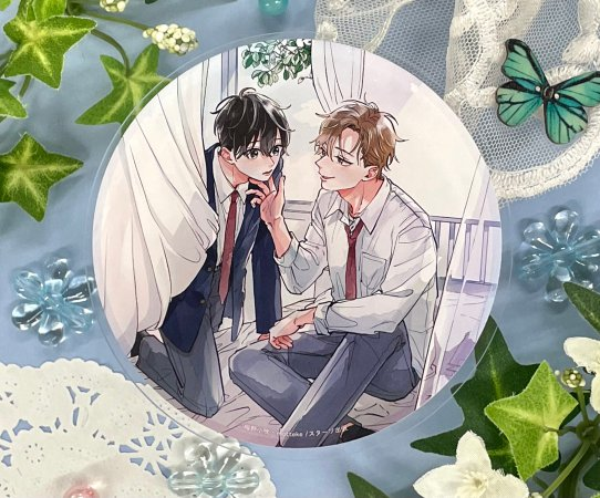 comicomi_MD's tweet photo. ＼📅2/20・本日発売‼️／

#梅野小吹 先生/@umeno_kobuki
ill.#motteke 先生/@itonemui 新刊文庫📕💕
『寝たフリしてたら告られた。（しかも好きな人から）』
BeLuck文庫/@BeLuckbunko

🎁#コミコミ有償特典💕
✨アクリルコースター✨付❗️❗️

🎁店舗共通特典💕
✨イラストカード✨付❗️❗️

ご注文はこちら⏩https://t.co/AiCn2Ydm9m

🔻保健室で寝ていた真生（まお）は、「好きです！」と告白する誰かの声で目が覚める。

それはなんと、真生が想いを寄せるクラスメイト・由良（ゆら）の声だった。
真生は両想いだと歓喜するが、起きるタイミングを逃して寝たフリを続けているうちに、その告白がただの練習だと判明する。
しかし、由良が語る〝好きな人〟の特徴は、どう考えても真生のことで……？
「なあ、お前の好きな人��て俺だよな！？　頼むから直接言ってくれ！」