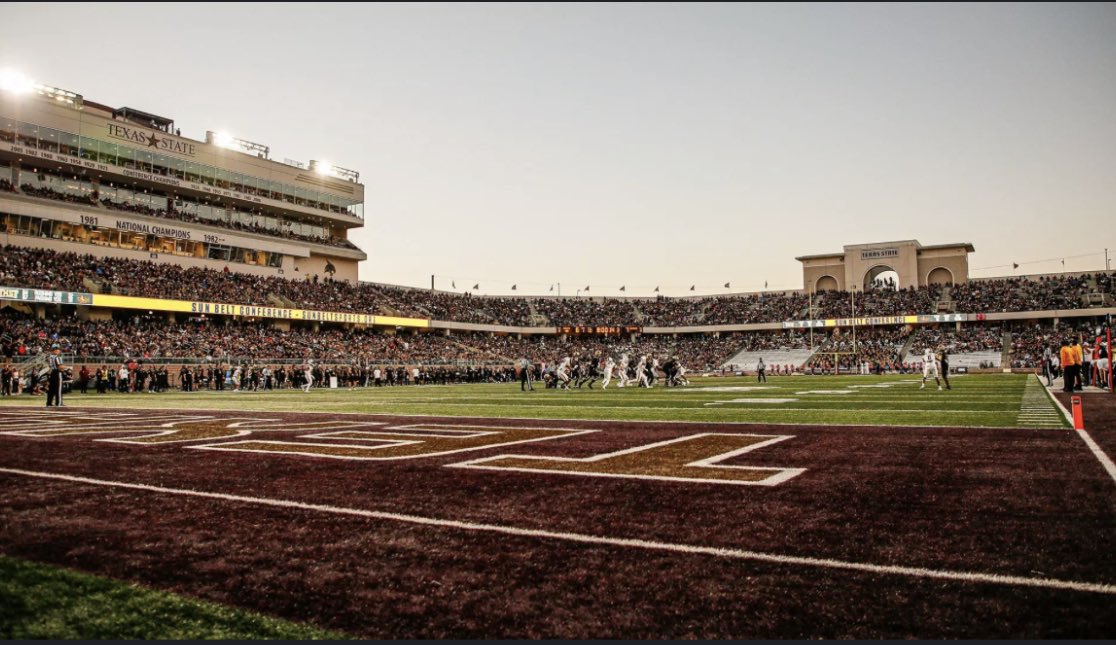 davis_dycin's tweet image. After a great conversation with @Marshall_Reggie and @CoachMikeOG , I’m blessed to receive my 10th D1 offer from Texas State University🙏🏽