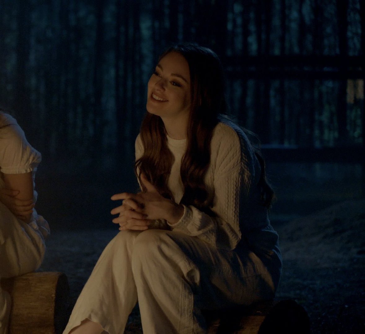 forever sad we robbed of klaylope scenes :( a little campfire scene where klaus &amp; hayley are catching up with hope and just spending quality time together