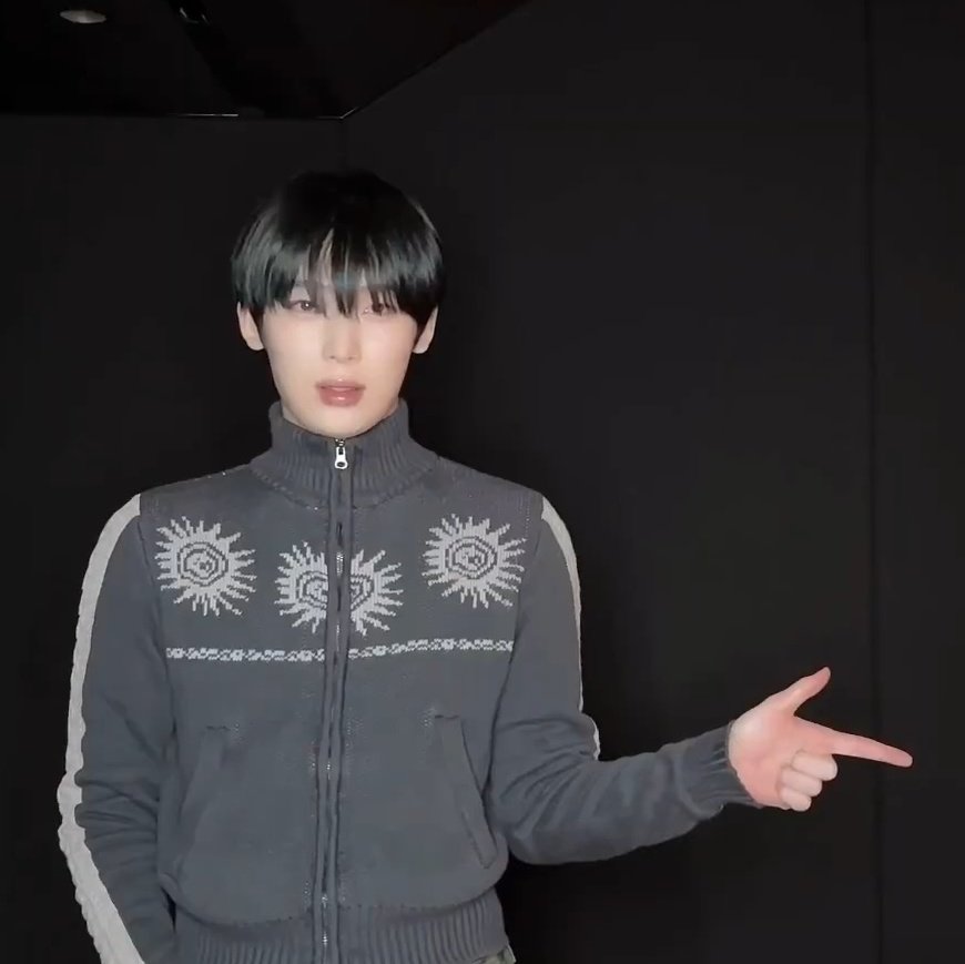 JjeokA's tweet photo. Daily reminder to go to YouTube, manually search for sunoo's cover and stream. We're behind on our view count. We need everyone's support to achieve our goal, and even surpass it. Please prioritize this. If we succeed, we will let the world and sn himself how much he's loved 🤍 https://t.co/8euipuZC3p