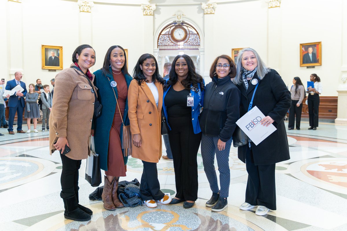 Today, members of our FBISD Board Leadership Academy, Student Leadership 101/102, the Student Voices Advisory Network, and our Board of Trustees traveled to Austin to advocate for the district’s legislative priorities. The day included guided tours of the Capitol and meetings