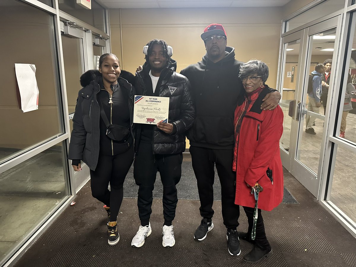 Teyshaun Hicks (@teyshaunh) on Twitter photo Charter League Champs and 1st Team All Conference💙💛 <a href="/MacombMBB/">Macomb Men's Basketball</a> <a href="/YSUMensHoops/">YSU Men's Basketball</a> <a href="/Toledo_MBB/">Toledo Men's Basketball</a> <a href="/BGSUMBB/">BGSU Men's Basketball</a> <a href="/OhioMBasketball/">Ohio Men’s Basketball</a> <a href="/EMU_MBB/">Eastern Michigan Men's Basketball</a> <a href="/RamblersMBB/">Loyola Men's Basketball</a> <a href="/CMUMensBBall/">CMU Men's Basketball</a> <a href="/OcelotHoops/">Schoolcraft Men's Basketball</a> <a href="/OaklandMBB/">Oakland Men's Basketball</a> <a href="/DetroitMercyMBB/">Detroit Mercy Men's Basketball</a> Charter League Champs and 1st Team All Conference💙💛 <a href="/MacombMBB/">Macomb Men's Basketball</a> <a href="/YSUMensHoops/">YSU Men's Basketball</a> <a href="/Toledo_MBB/">Toledo Men's Basketball</a> <a href="/BGSUMBB/">BGSU Men's Basketball</a> <a href="/OhioMBasketball/">Ohio Men’s Basketball</a> <a href="/EMU_MBB/">Eastern Michigan Men's Basketball</a> <a href="/RamblersMBB/">Loyola Men's Basketball</a> <a href="/CMUMensBBall/">CMU Men's Basketball</a> <a href="/OcelotHoops/">Schoolcraft Men's Basketball</a> <a href="/OaklandMBB/">Oakland Men's Basketball</a> <a href="/DetroitMercyMBB/">Detroit Mercy Men's Basketball</a>