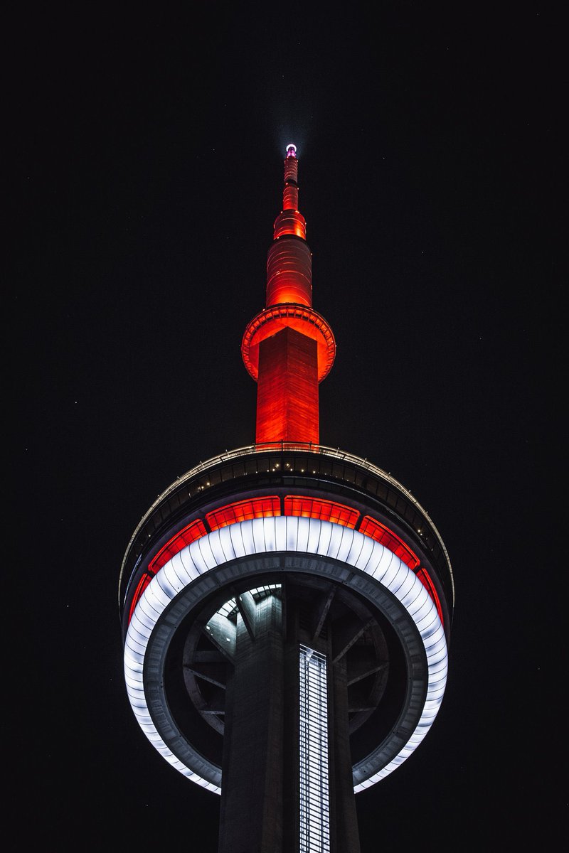 The #CNTower will light in red and white at the top of the hour in support of Canada for tomorrow’s championship game vs the USA. 🇨🇦