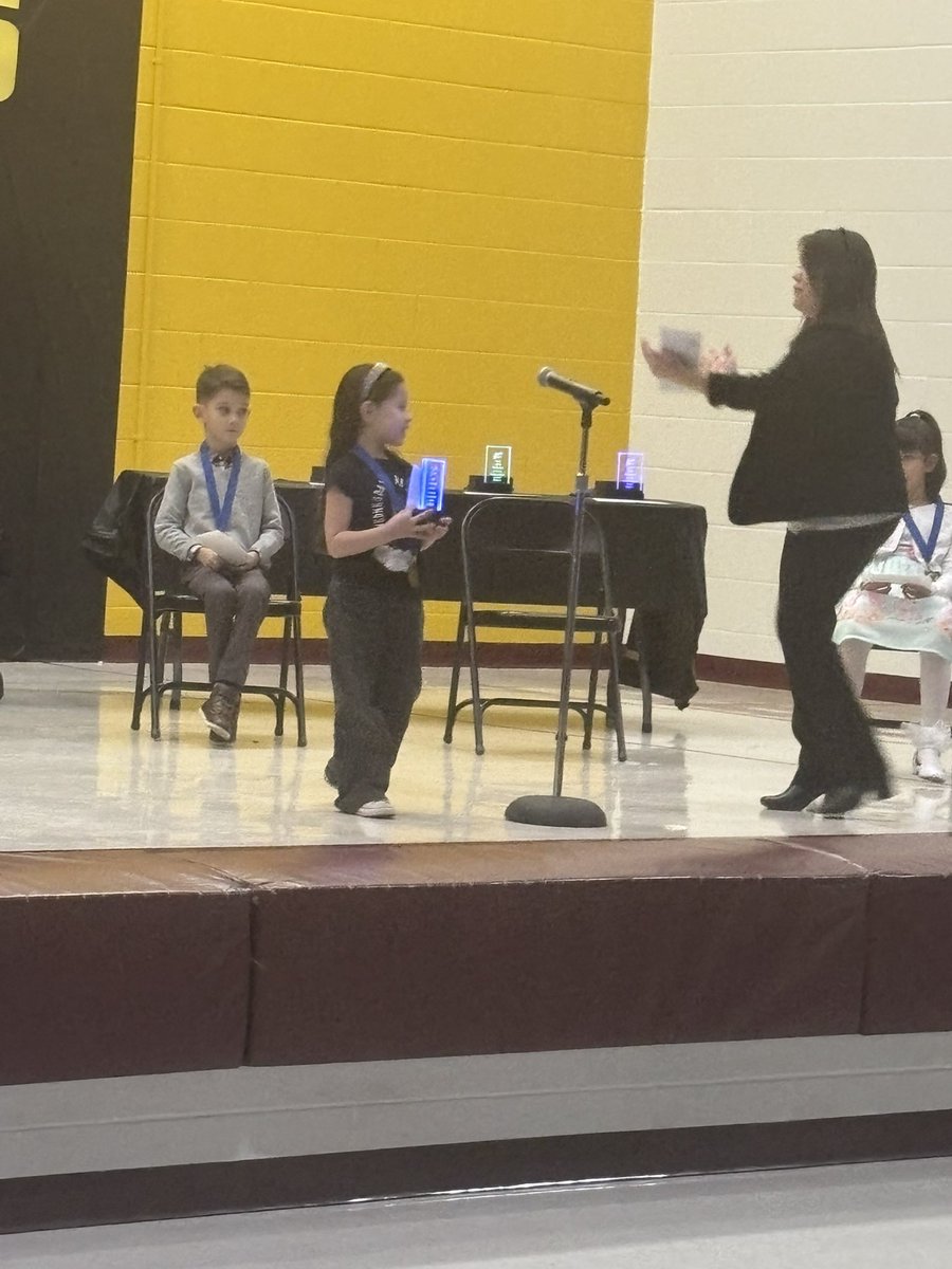 Congratulations to our Young Authors @BurbankSD111 #burbank111