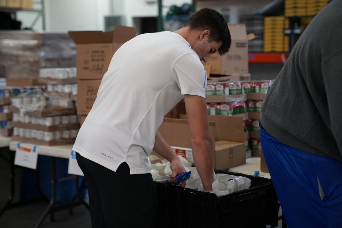 Jackson Wade (@jacksonwade06) on Twitter photo Strong bodies equal strong minds but the kids can't think if they're going to bed with hunger! We've joined teams with Food4Kids & <a href="/RIPAAssociates/">RIPA & Associates, LLC</a> to feed the kids in Alachua County on the weekends. Give here! food4kidsfl.org/donate/ <a href="/Fl_Victorious/">Florida Victorious</a> #FVFoundation Strong bodies equal strong minds but the kids can't think if they're going to bed with hunger! We've joined teams with Food4Kids & <a href="/RIPAAssociates/">RIPA & Associates, LLC</a> to feed the kids in Alachua County on the weekends. Give here! food4kidsfl.org/donate/ <a href="/Fl_Victorious/">Florida Victorious</a> #FVFoundation