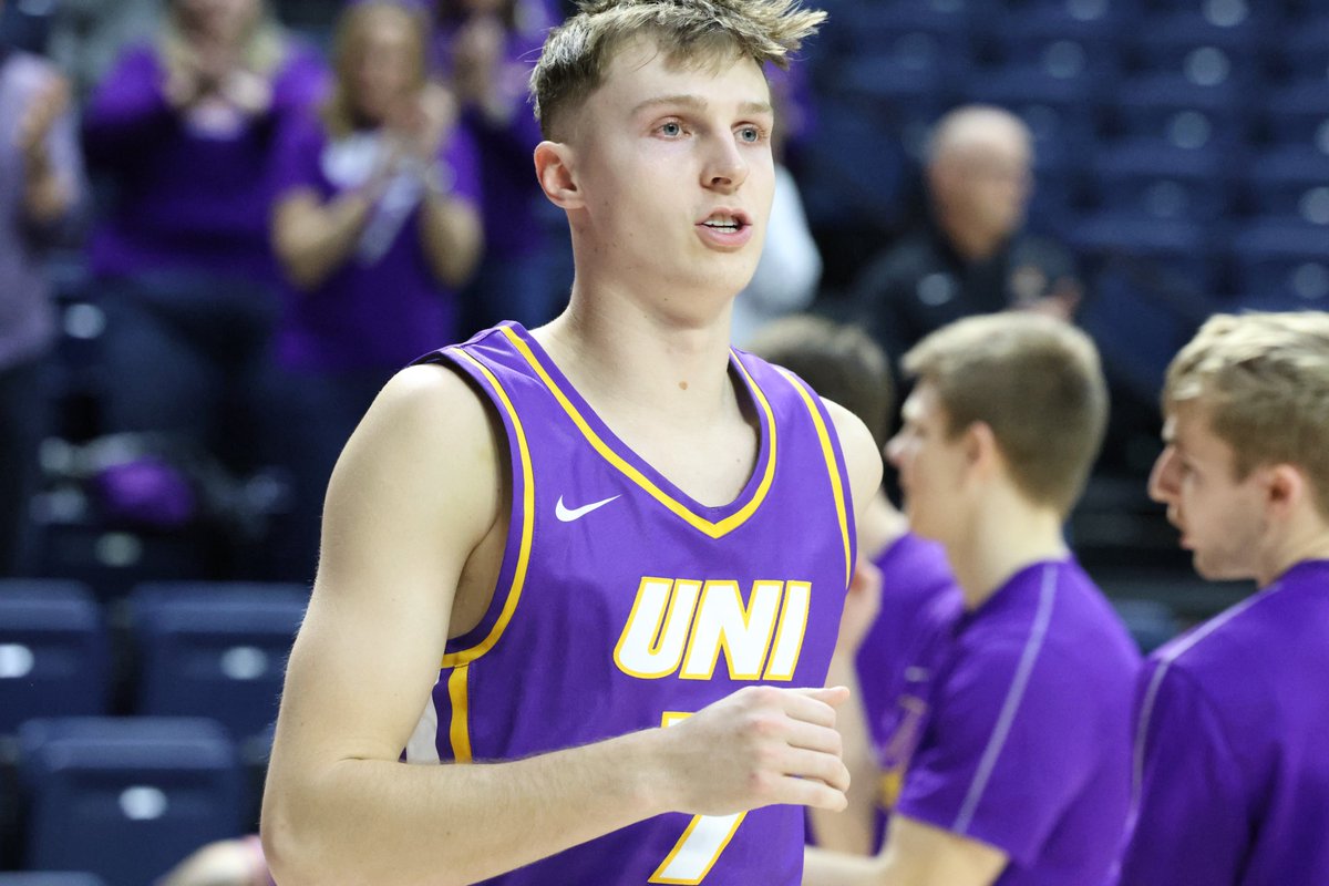 Big game Benny with his second double-double of the year tonight!

#EverLoyal #1UNI #Family